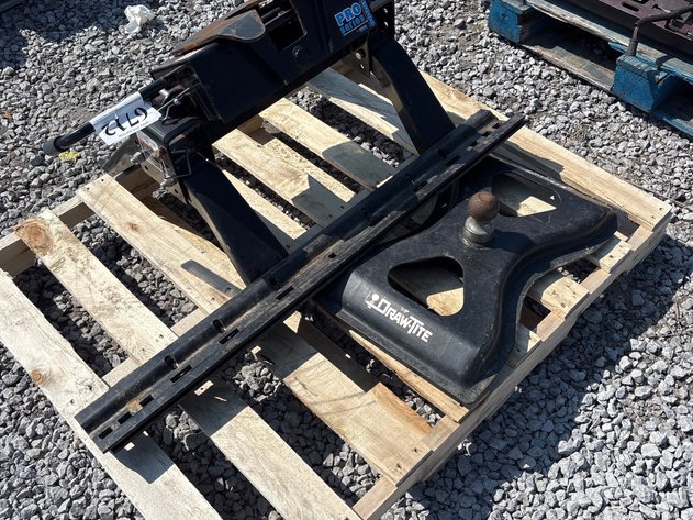 Image for D1. 5th wheel and goose neck