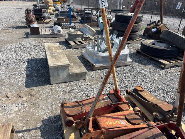 Image for E1. (2) floor jacks