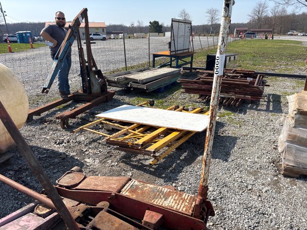 Image for E1. 5 ton floor jack