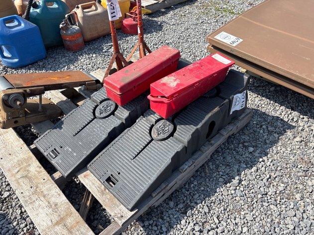 Image for D1. Rhino ramps and (2) triangle road flare kits