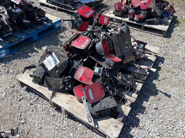 Image for D1g. Pallet of truck lights