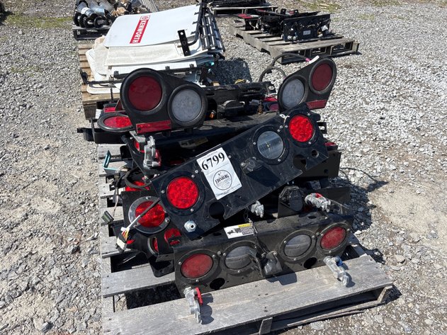 Image for D1g. Truck tail light panels