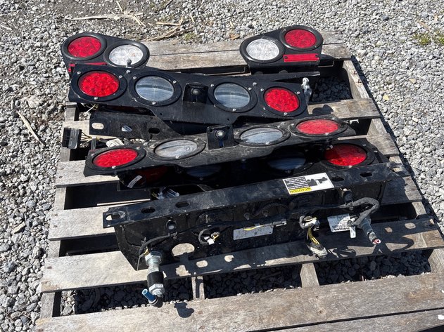 Image for D1g. Truck light panels