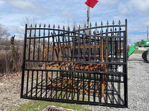 Image for D1r. IRanch IRIG Iron Bi-Parting Gate. Dimensions are 165.35x1.57x86.61 inches and weighs 110.23 pounds. Features climate and temperature resistance.