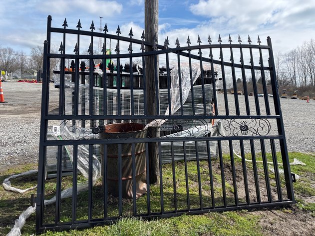 Image for D4b. IRanch IRIG Iron Bi-Parting Gate. Dimensions are 165.35x1.57x86.61 inches and weighs 110.23 pounds. Features climate and temperature resistance.