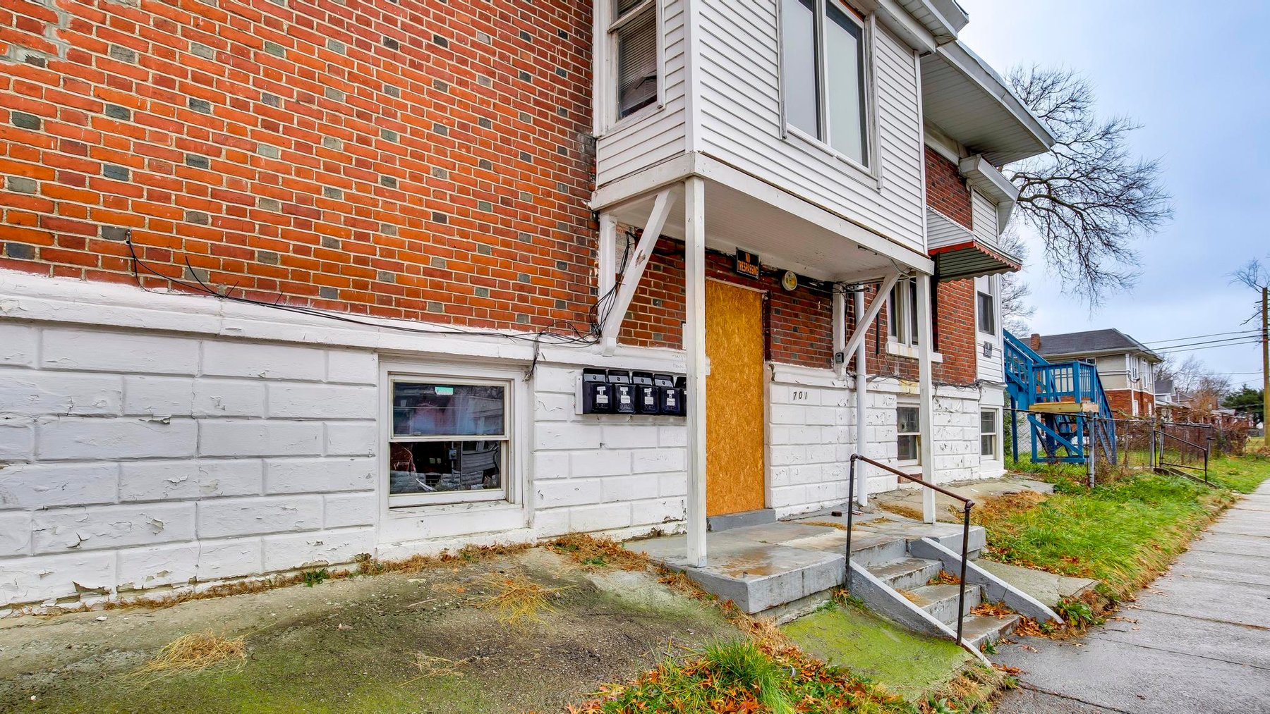 Image for Bank Owned Sixplex: Published Reserve