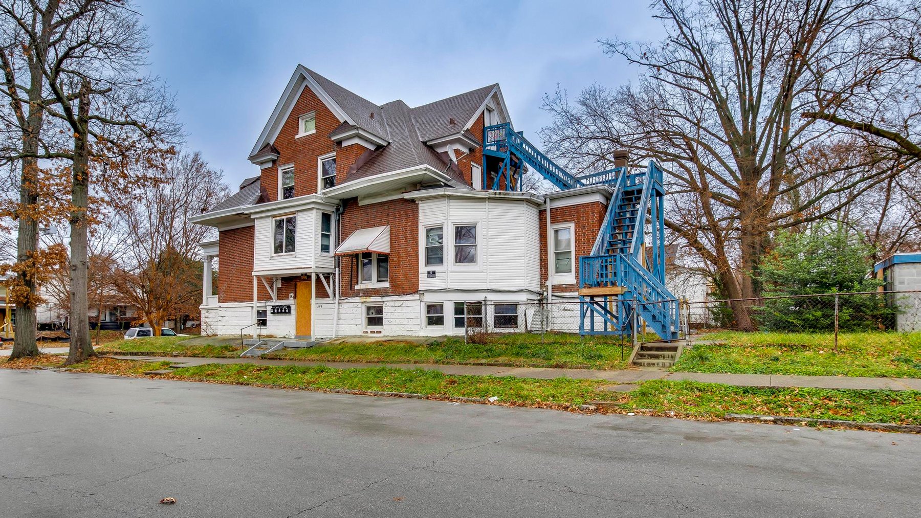 Image for Bank Owned Sixplex: Published Reserve