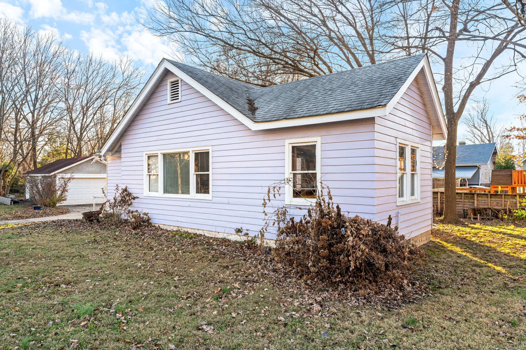 Image for 164 N Galt Ave-ONLINE AUCTION ONLY-BIDDING HAS STARTED