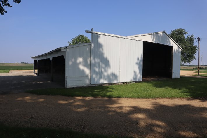 Image for Walnut Country Property!