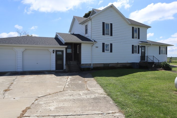 Image for 132 Indian Head Road  Walnut, IL