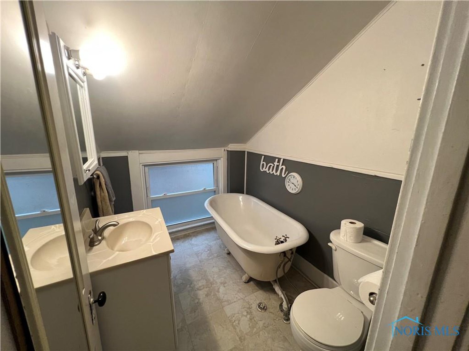 Image for MINIMUM BID AUCTION $39,000! 2903 111th St