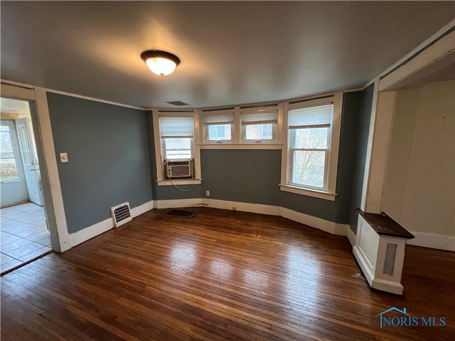 Image for MINIMUM BID AUCTION $39,000! 2903 111th St