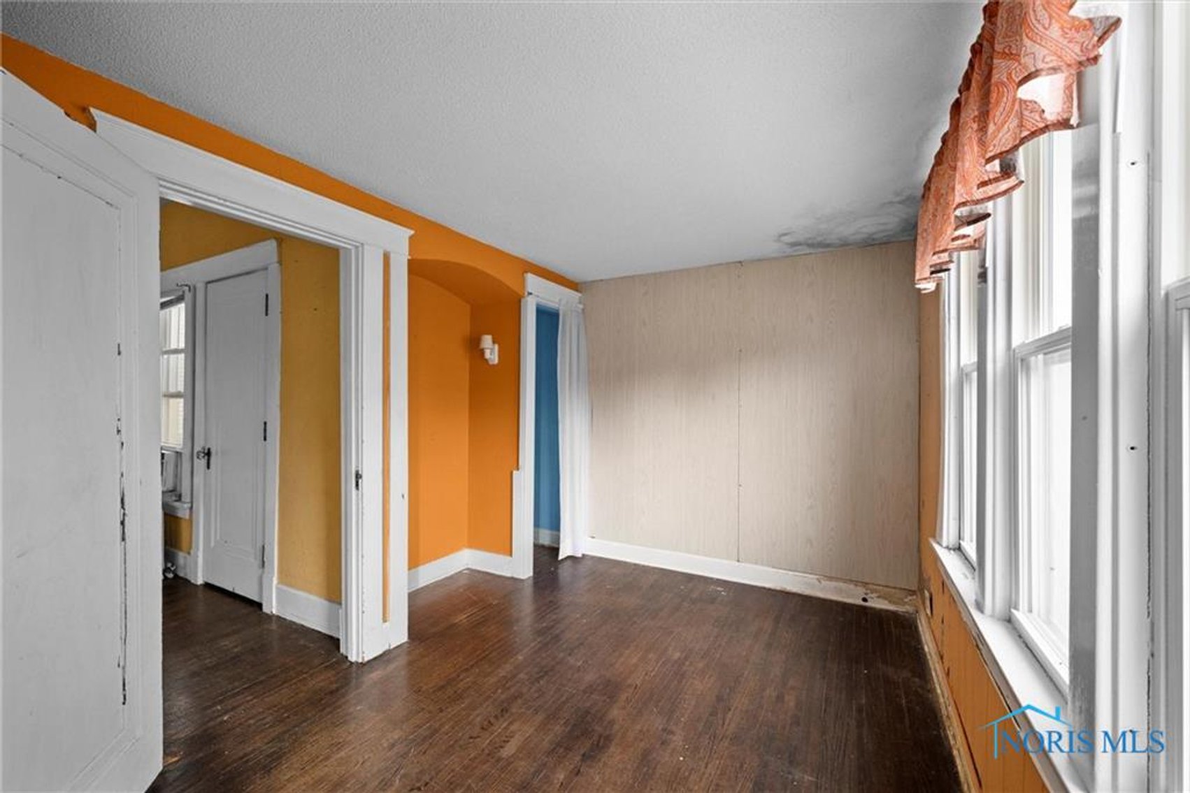 Image for MINIMUM BID AUCTION $70,000! 1333 Kenyon Dr