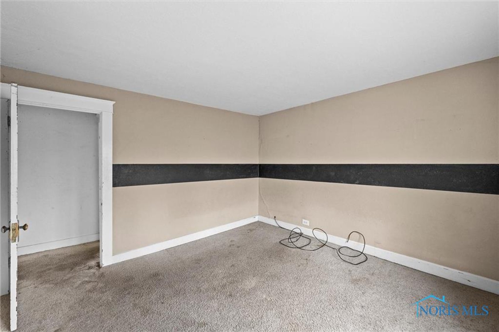 Image for MINIMUM BID AUCTION $70,000! 1333 Kenyon Dr