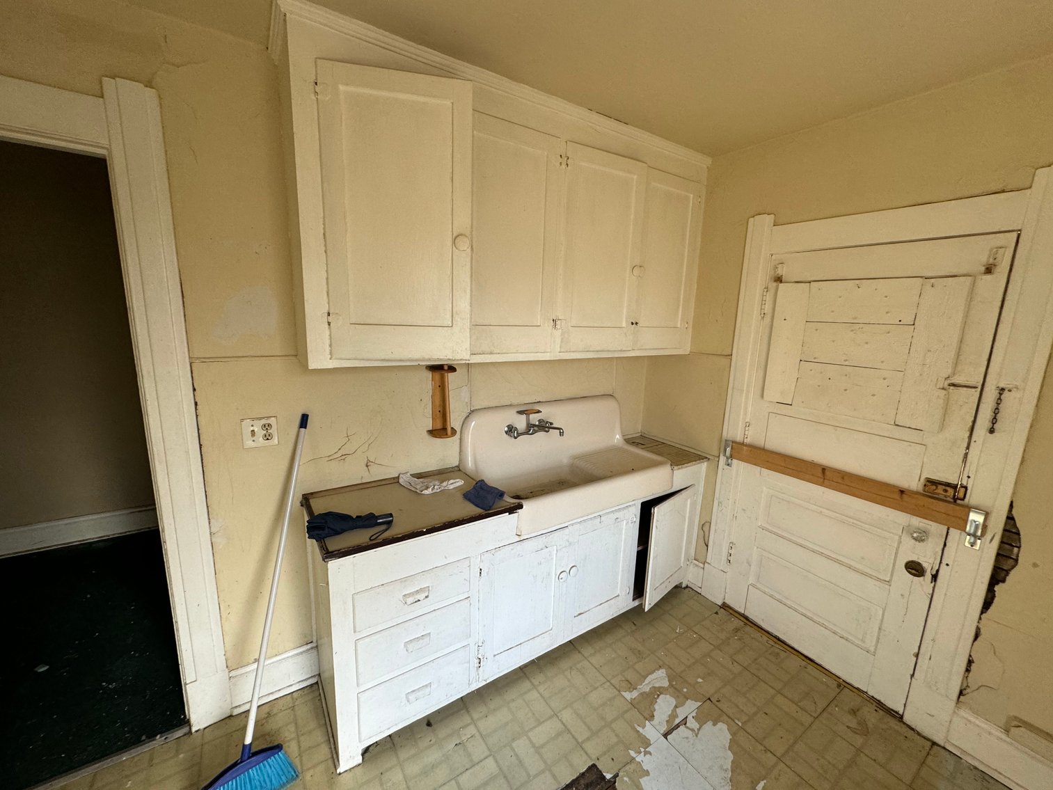 Image for MINIMUM BID AUCTION $59,000! 435 E Broadway