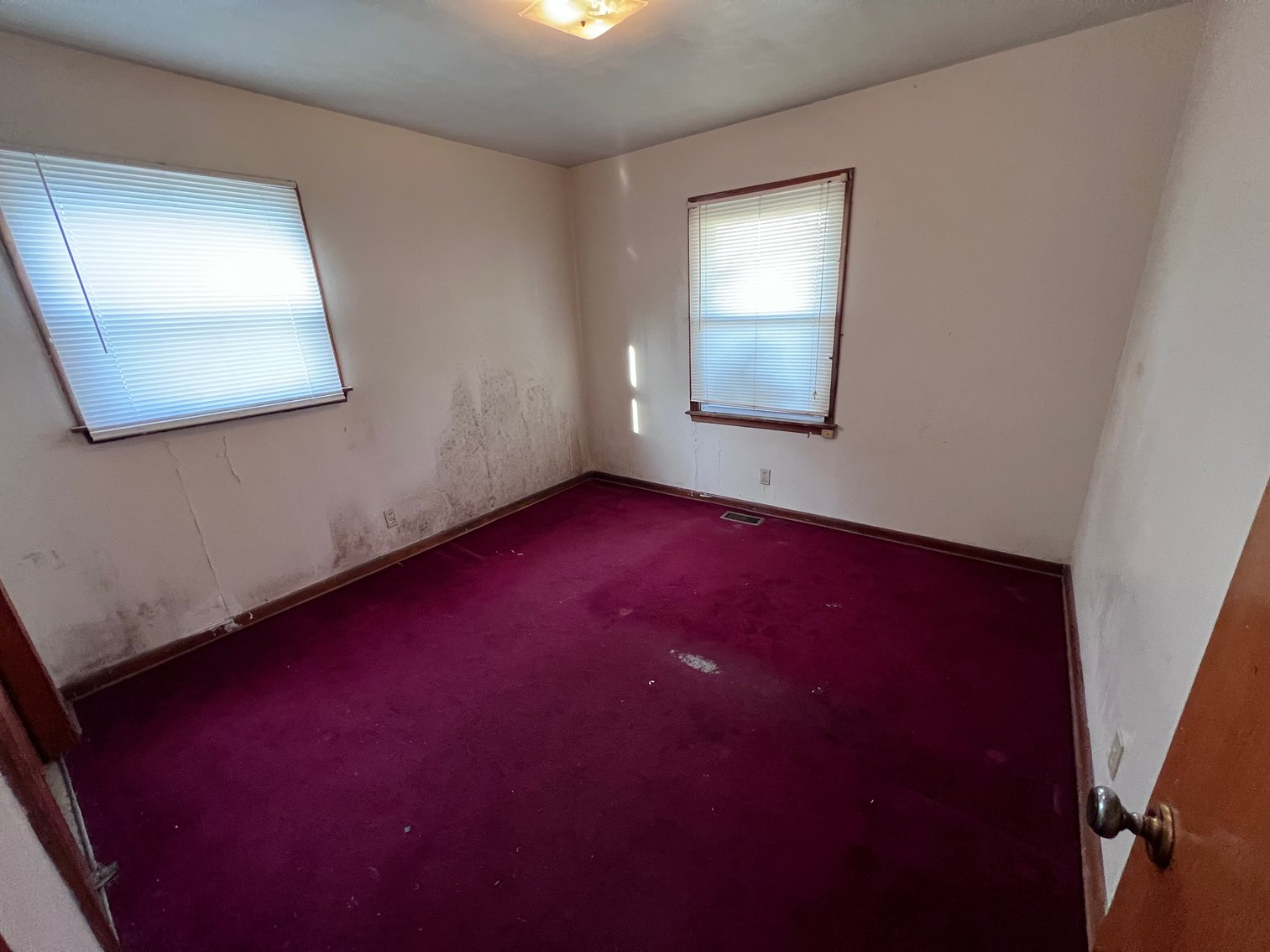 Image for MINIMUM BID AUCTION $69,000! 1310 E Larchmont