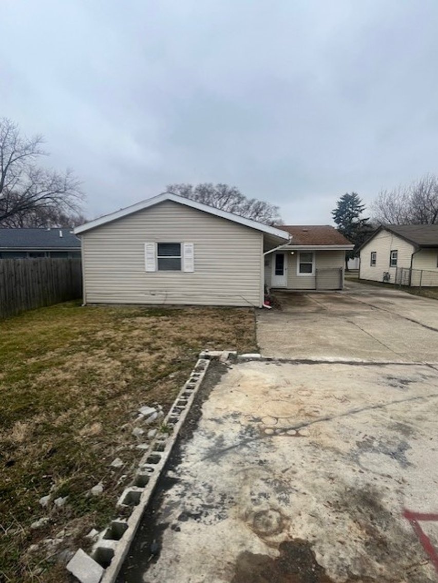 Image for MINIMUM BID AUCTION $69,000! 1310 E Larchmont