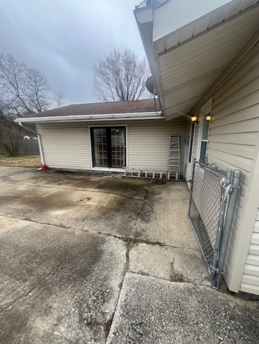 Image for MINIMUM BID AUCTION $69,000! 1310 E Larchmont