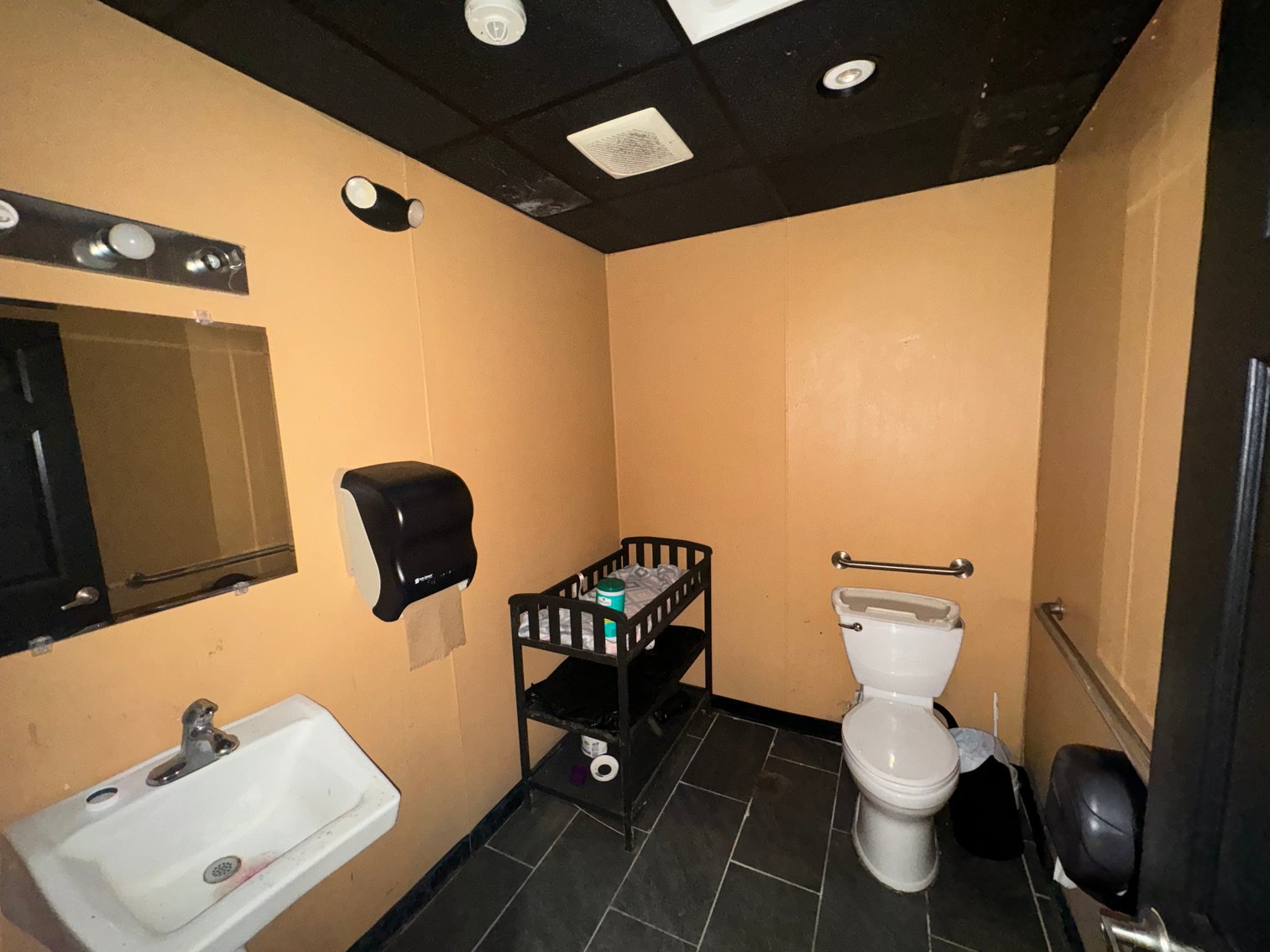 Image for MINIMUM BID AUCTION $99,000! 730 S Main St