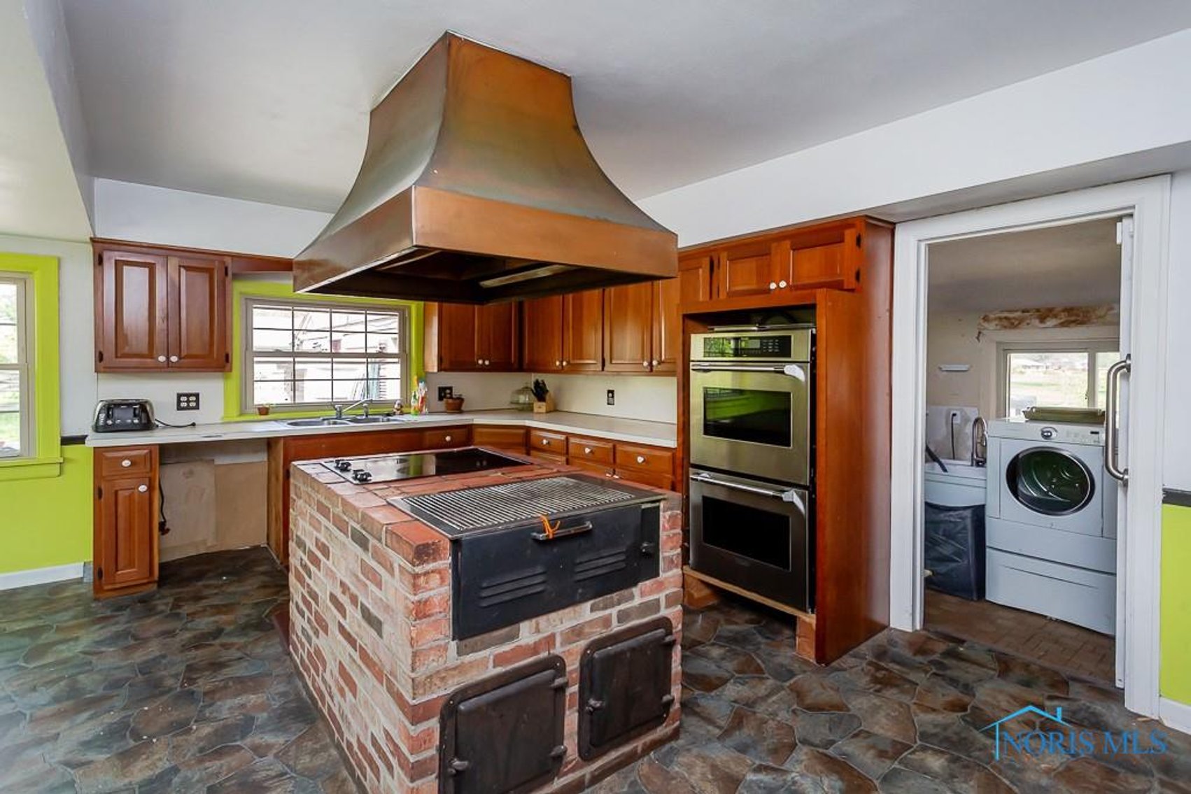 Image for MINIMUM BID AUCTION $129,000! 1034 Nela Pkwy