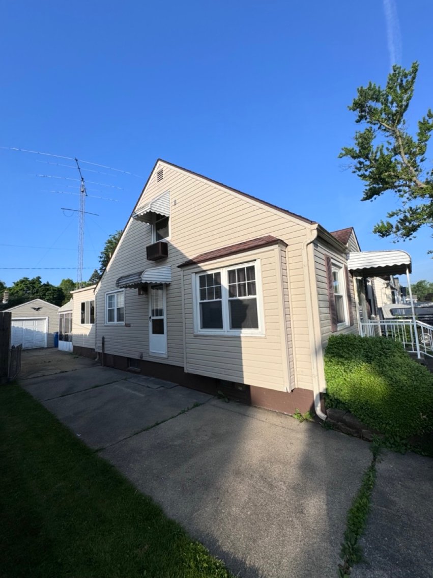 Image for MINIMUM BID AUCTION $49,000! 3133 Cragmoor Ave