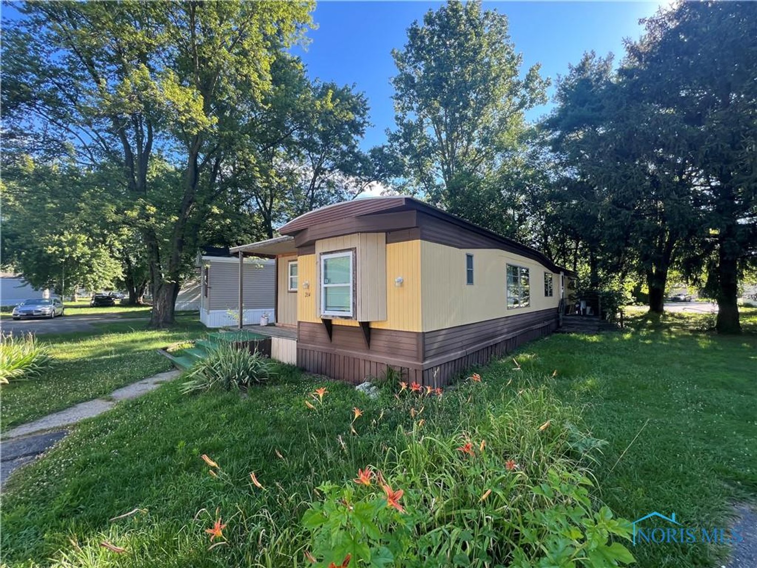 Image for MINIMUM BID AUCTION $18,000! 7519 Dorr St #204