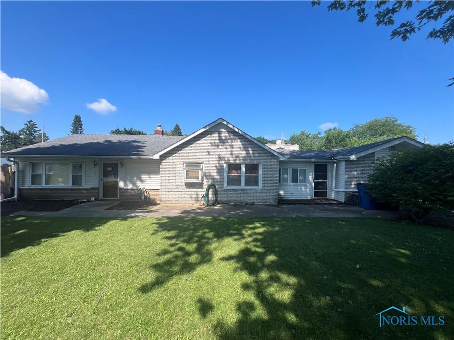 Image for MINIMUM BID AUCTION $110,000! 117 N GOODYEAR