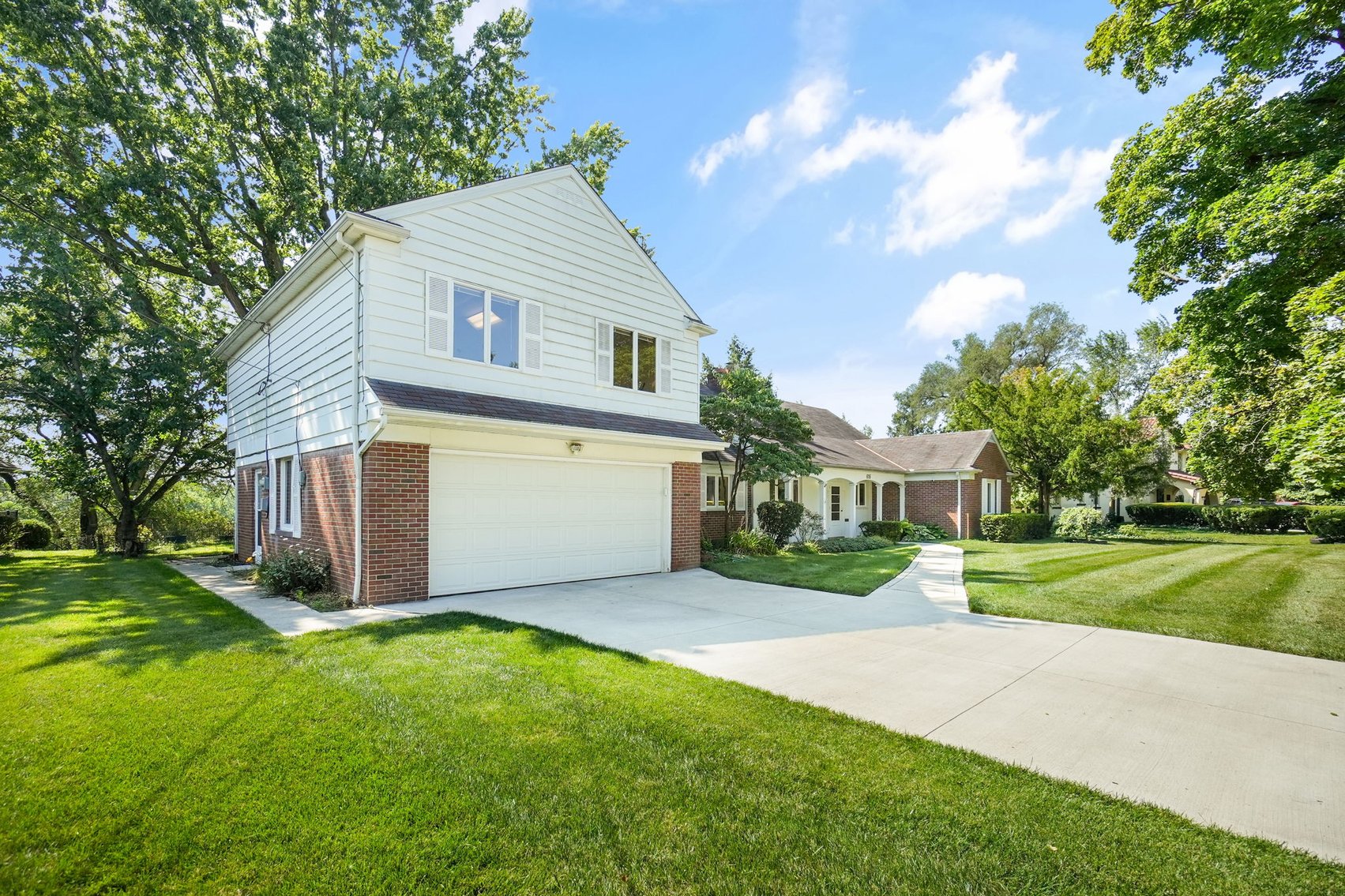 Image for MINIMUM BID AUCTION $499,000! 616 Manitou Dr