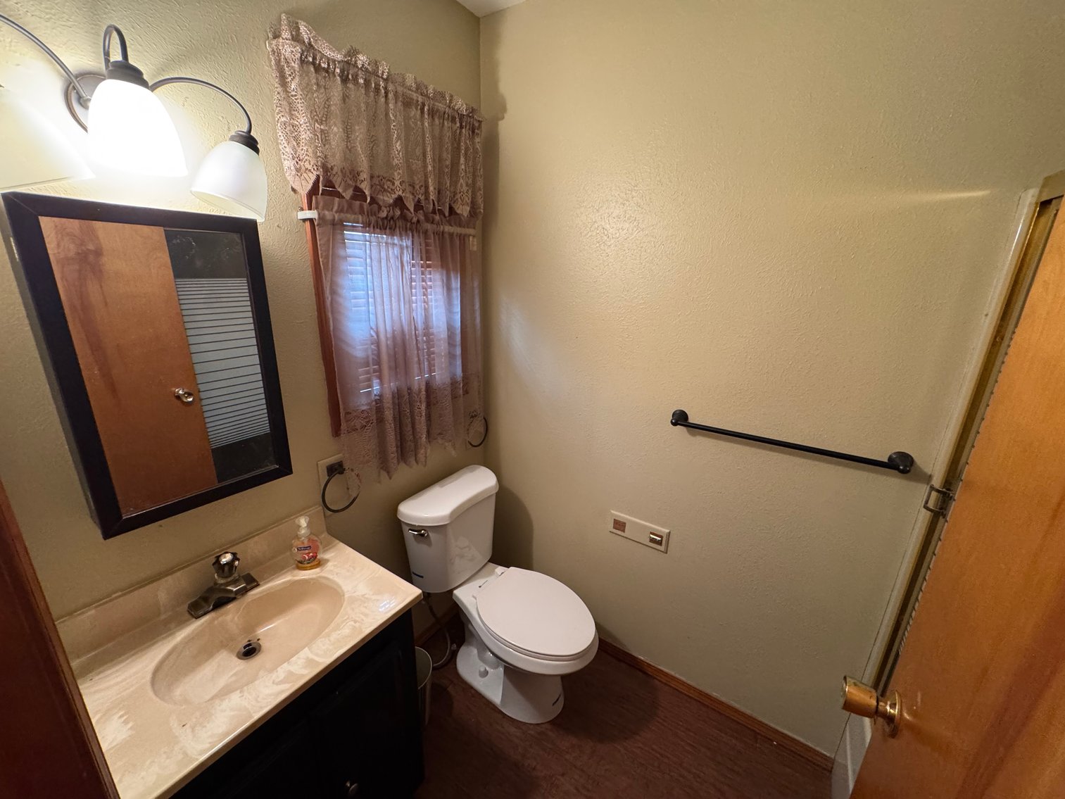 Image for MINIMUM BID AUCTION $54,000! 1925 Olimphia Rd