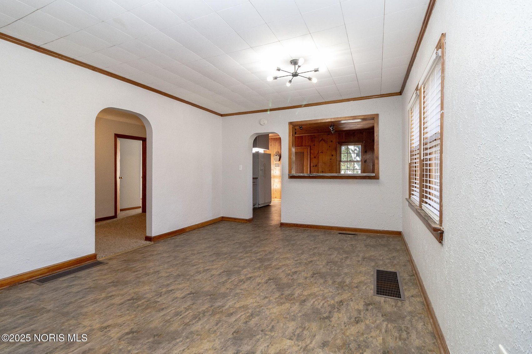 Image for MINIMUM BID AUCTION $139,000! 402 East Indiana