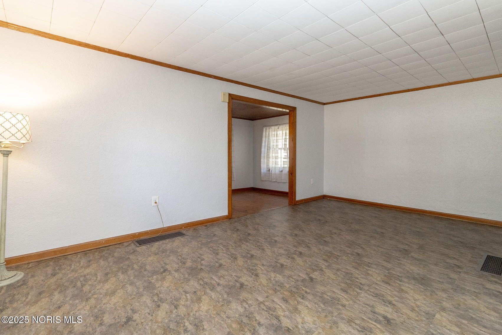 Image for MINIMUM BID AUCTION $139,000! 402 East Indiana