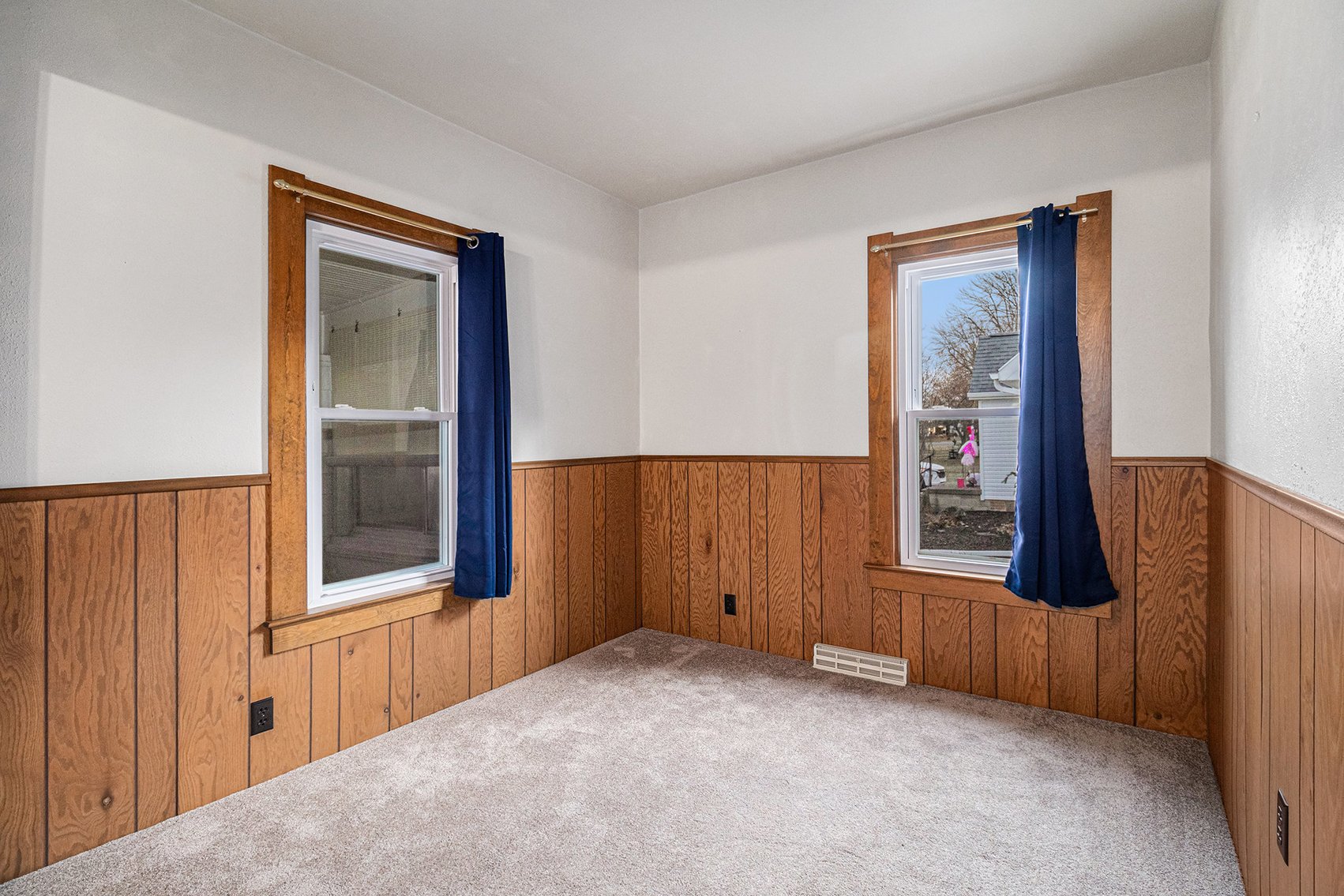 Image for MINIMUM BID AUCTION $125,000! 520 W John St