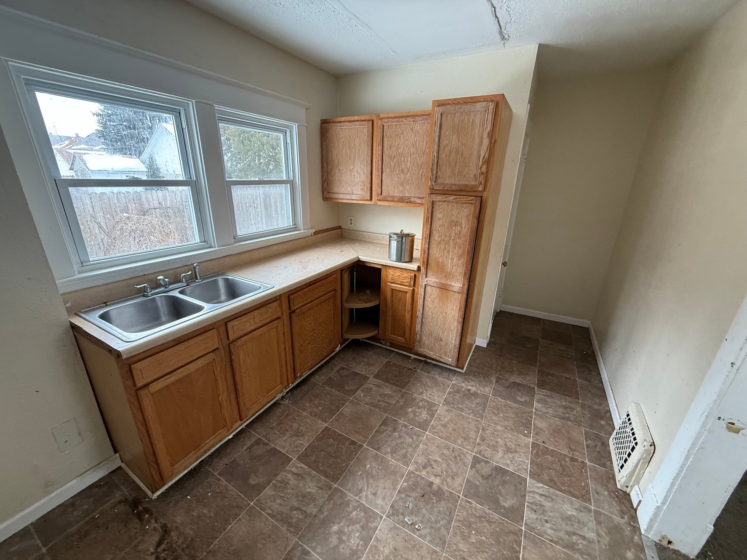 Image for SOLD PRIOR TO AUCTION! 3827 Lockwood Ave