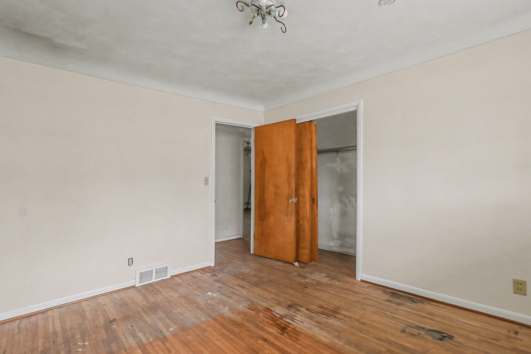 Image for SOLD PRIOR TO AUCTION! ! 2208 Valleybrook Dr
