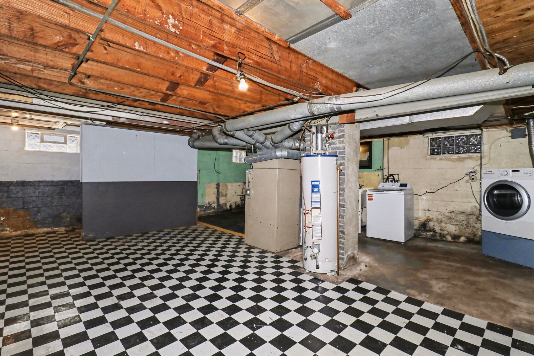 Image for MINIMUM BID AUCTION $39,000! 936 Atlantic Ave