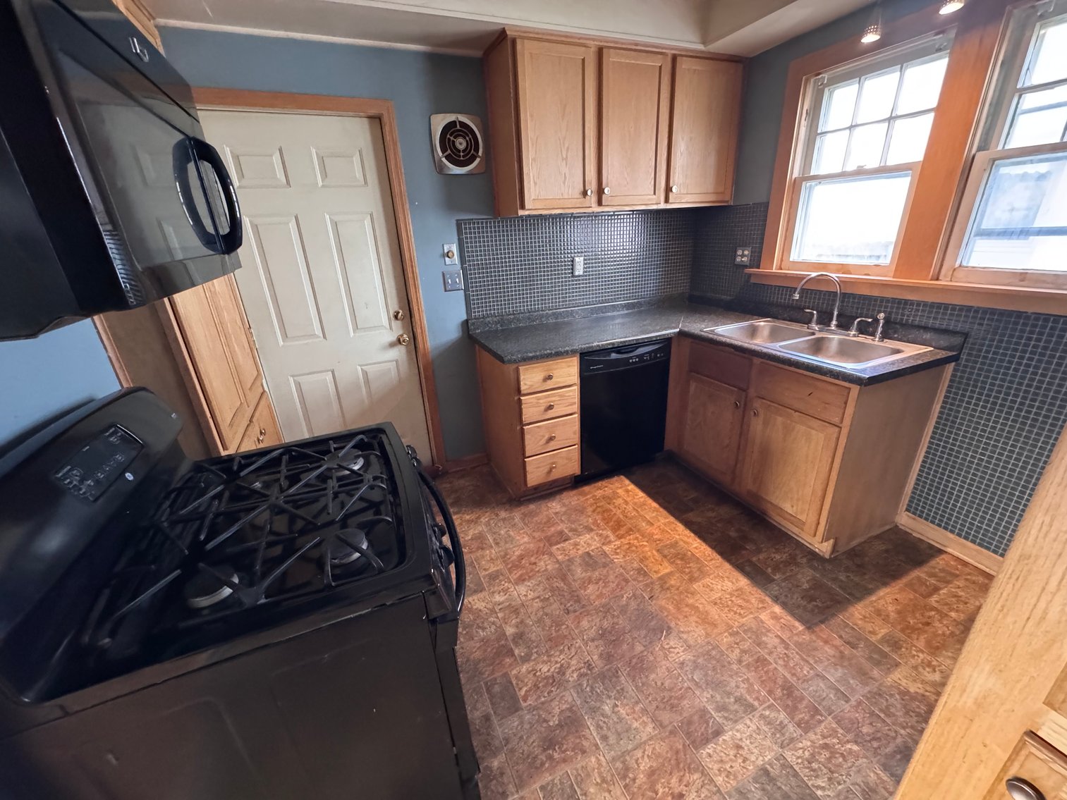 Image for MINIMUM BID AUCTION $49,000! 610 Dryden