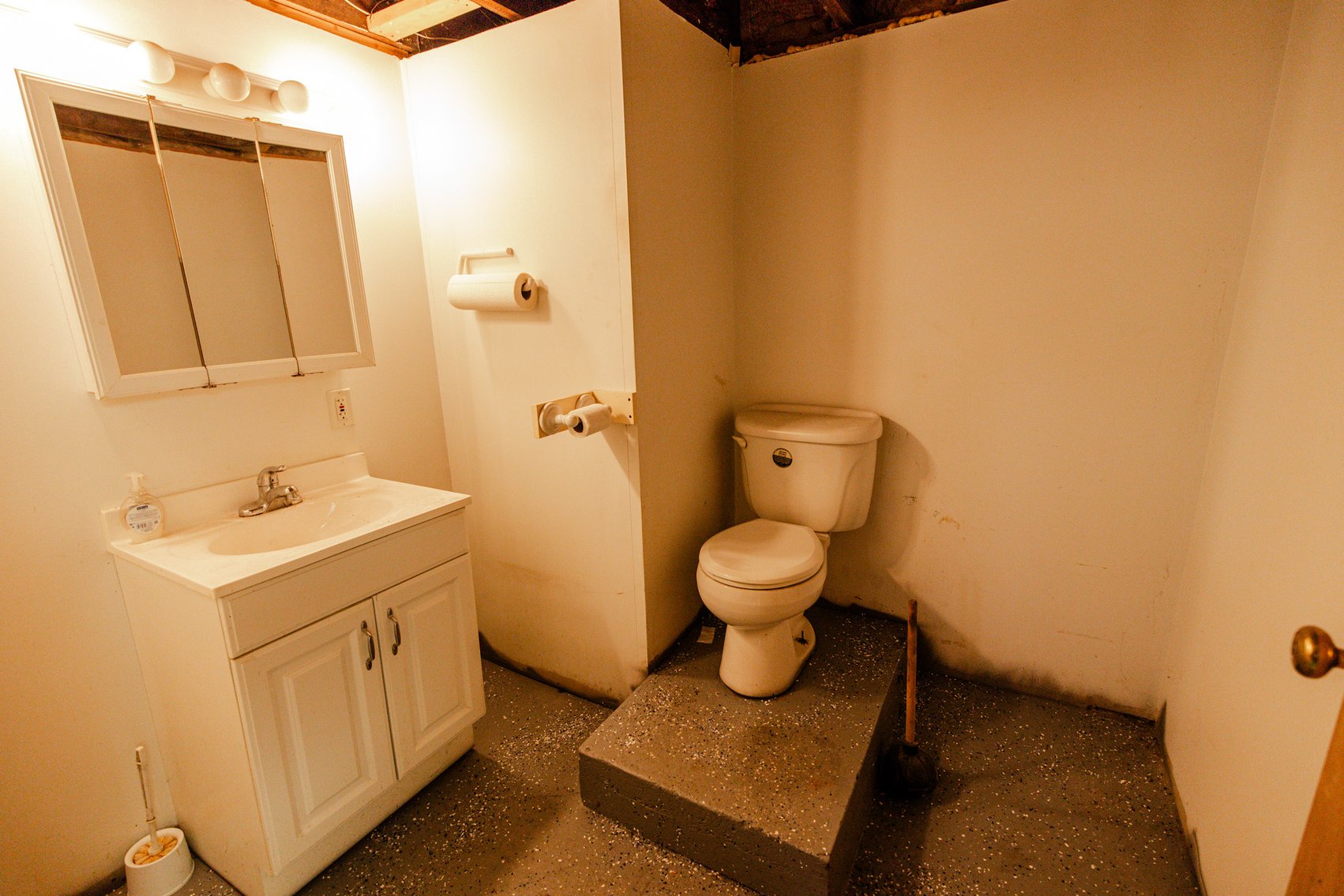 Image for MINIMUM BID AUCTION $49,000! 3522 Upton Ave