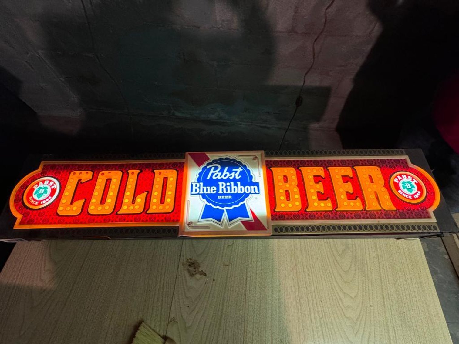 Image for NEON SIGNS, TOOLS AND HOUSEHOLD ITEMS AND MORE ONLINE ONLY AUCTION