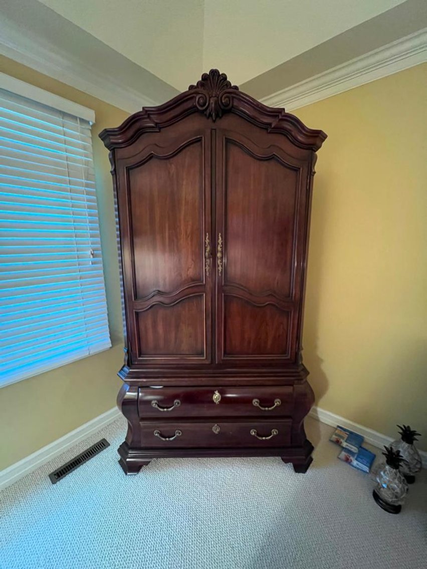 Image for HIGH END FURNITURE, DECORATIONS AND TOOLS ONLINE ONLY AUCTION