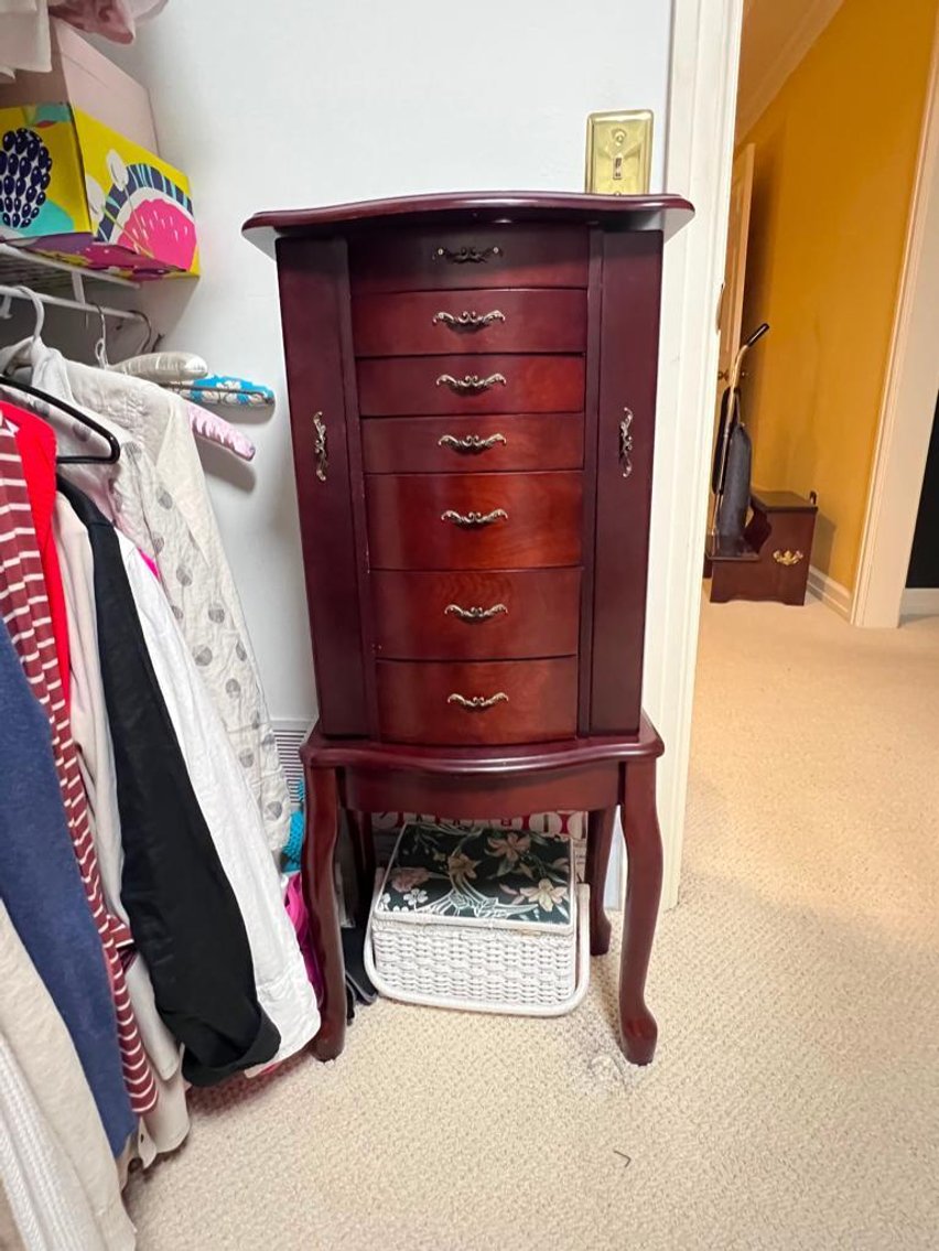 Image for HIGH END FURNITURE, DECORATIONS AND TOOLS ONLINE ONLY AUCTION