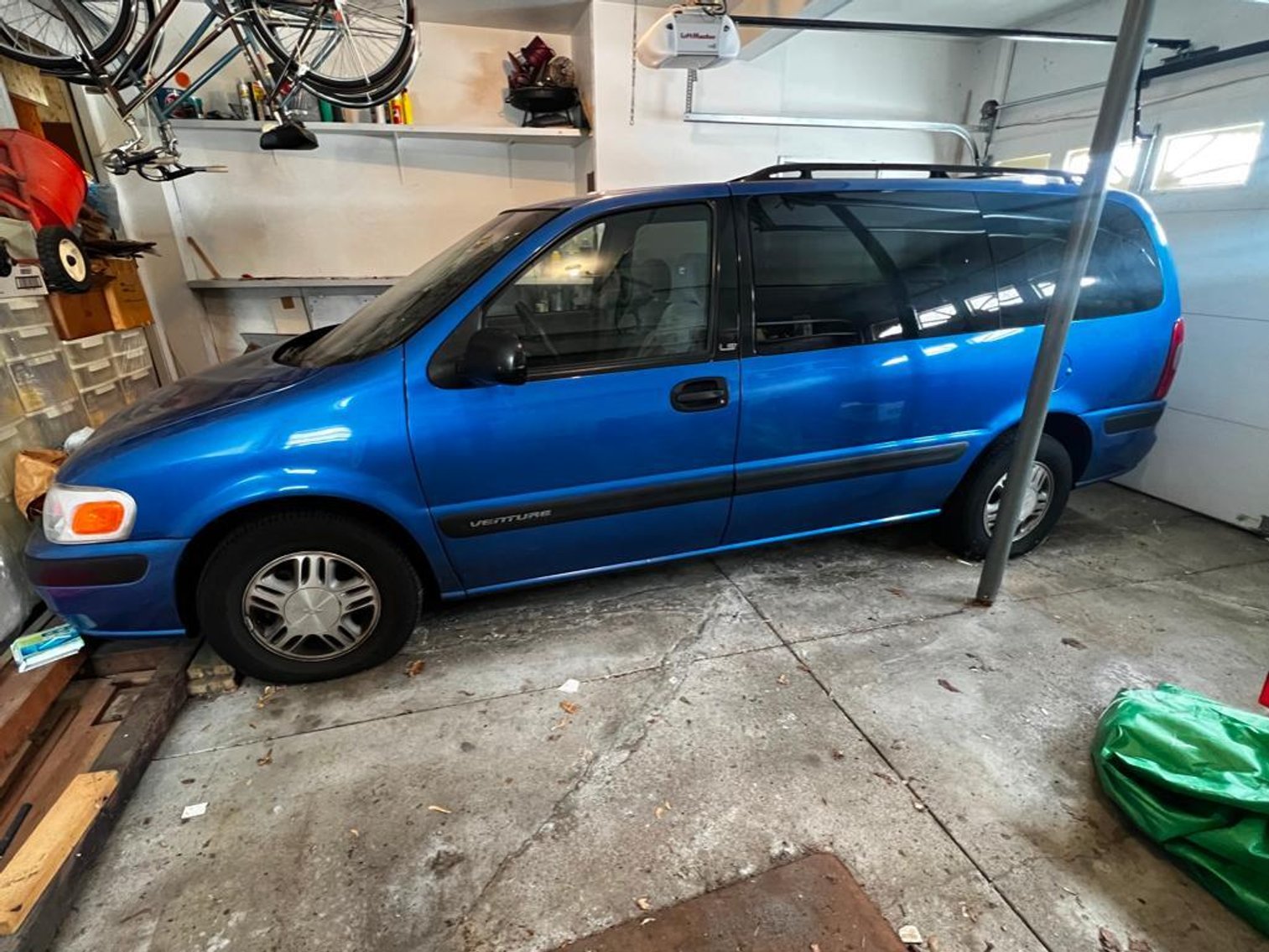 Image for VAN AND HOUSEHOLD ITEMS ONLINE AUCTION