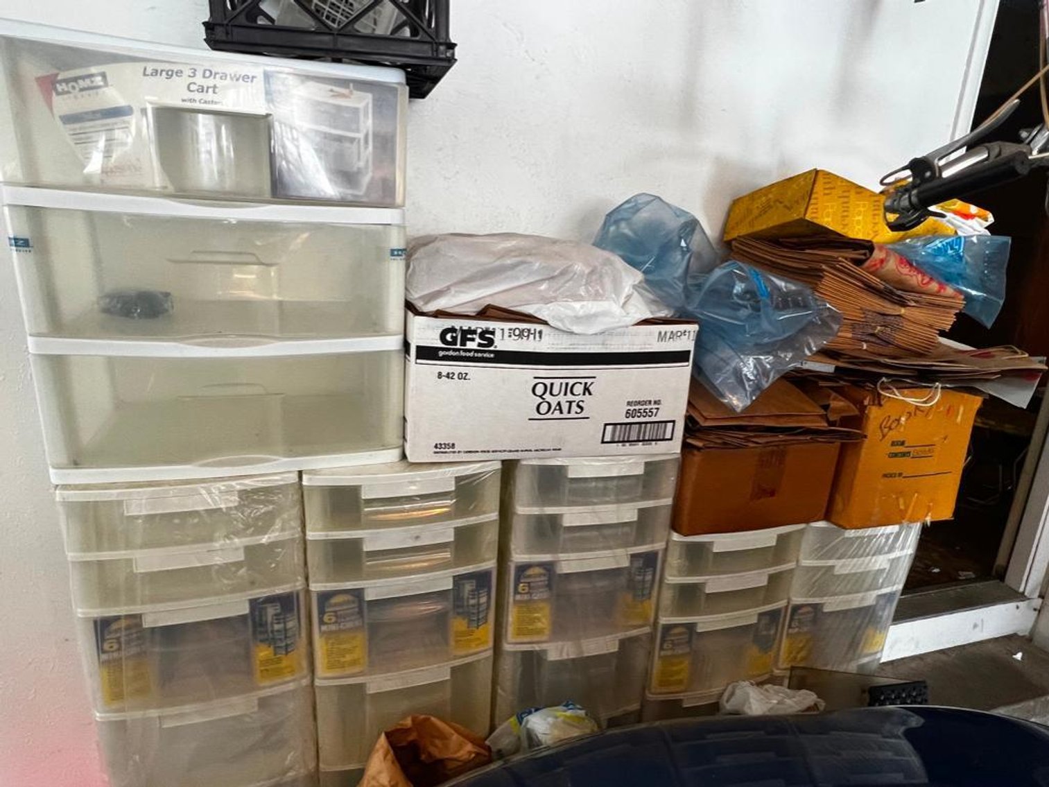 Image for VAN AND HOUSEHOLD ITEMS ONLINE AUCTION