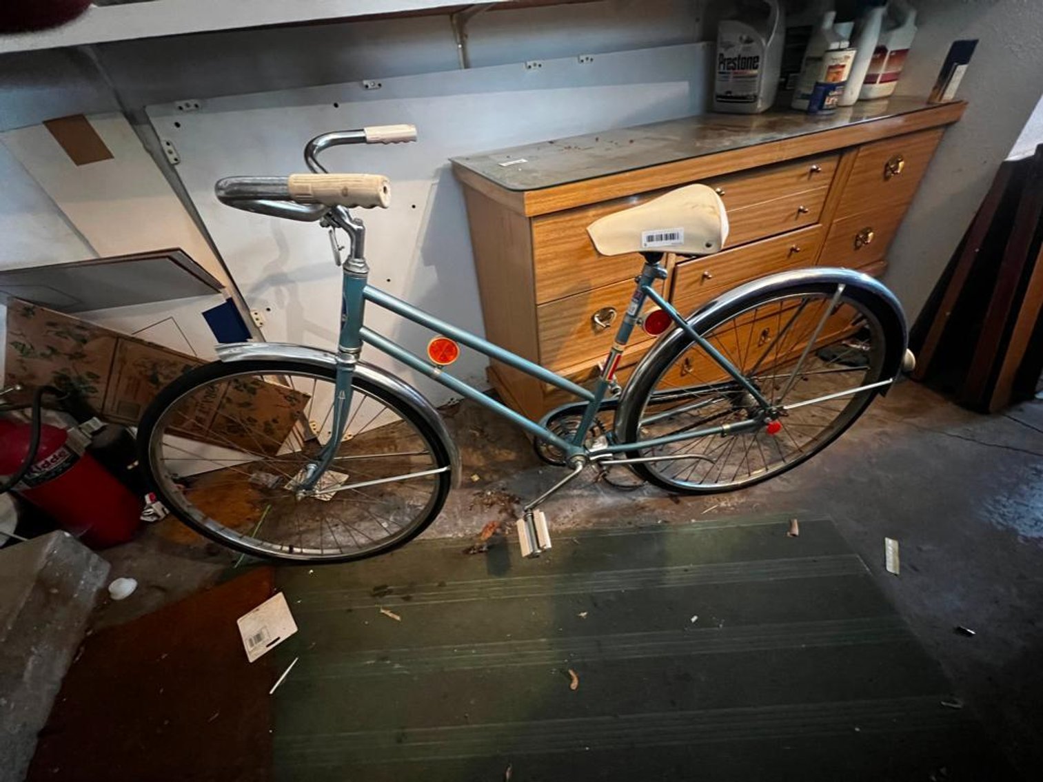 Image for VAN AND HOUSEHOLD ITEMS ONLINE AUCTION