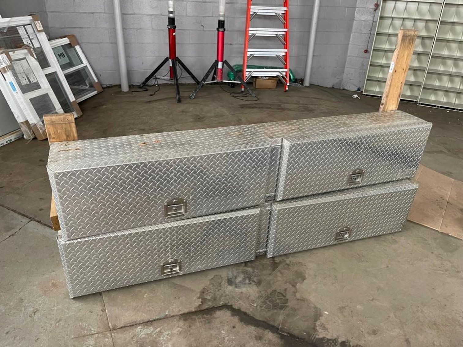 Image for NAVIGATOR, TRAILER, TOOLS AND MORE! ONLINE ONLY AUCTION!