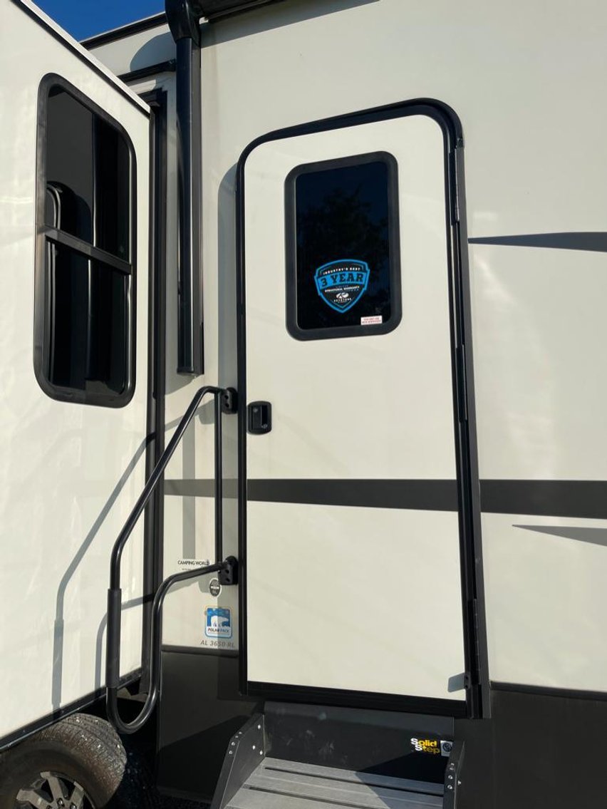 Image for 2021 Keystone Alpine 3650 RL Fifth Wheel!! ONLINE ONLY AUCTION!