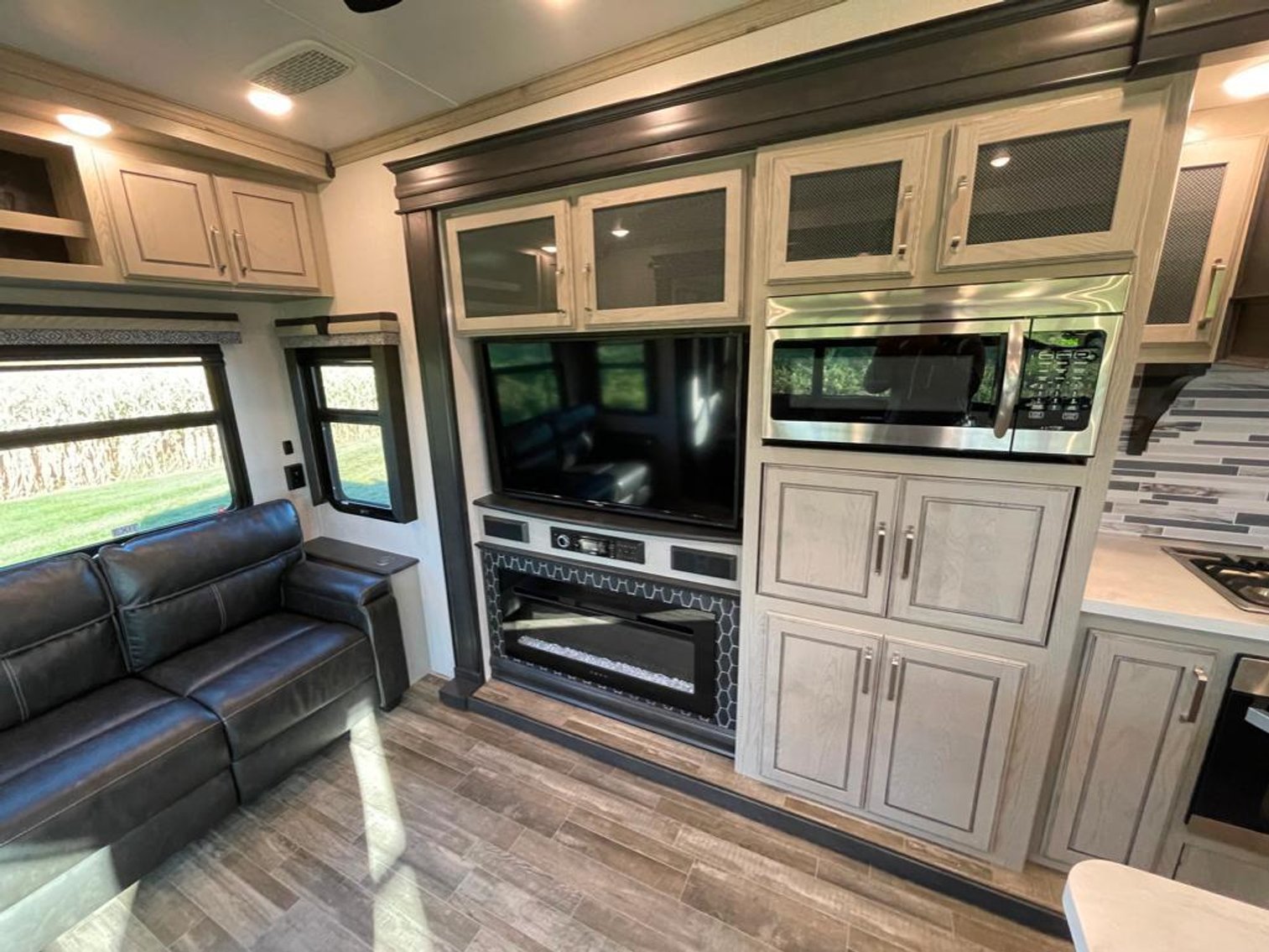 Image for 2021 Keystone Alpine 3650 RL Fifth Wheel!! ONLINE ONLY AUCTION!