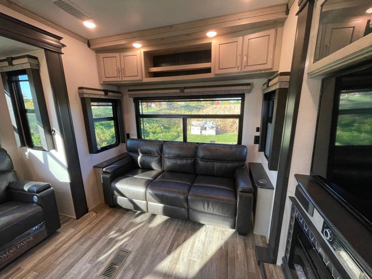Image for 2021 Keystone Alpine 3650 RL Fifth Wheel!! ONLINE ONLY AUCTION!