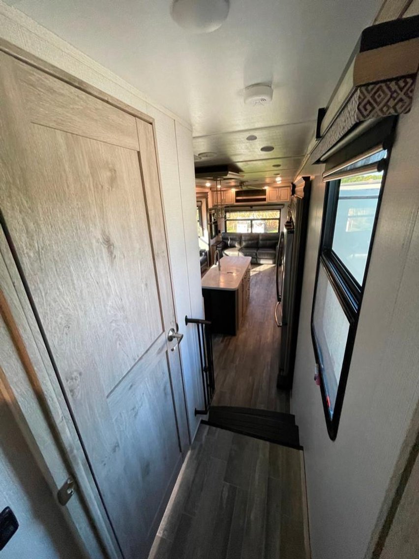 Image for 2021 Keystone Alpine 3650 RL Fifth Wheel!! ONLINE ONLY AUCTION!