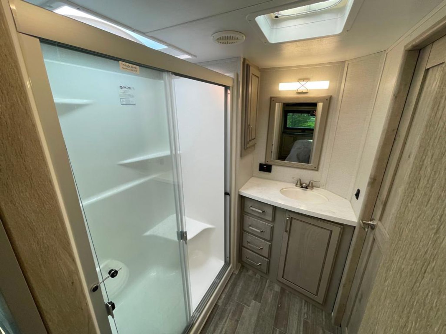 Image for 2021 Keystone Alpine 3650 RL Fifth Wheel!! ONLINE ONLY AUCTION!