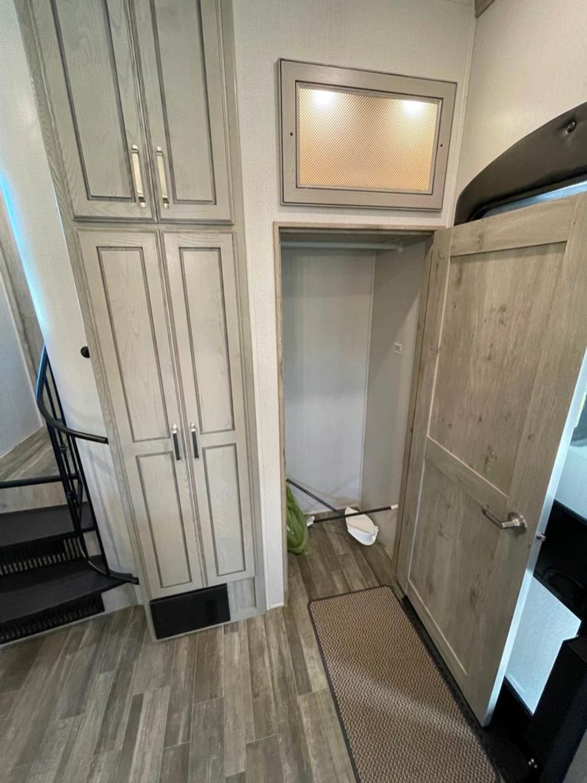 Image for 2021 Keystone Alpine 3650 RL Fifth Wheel!! ONLINE ONLY AUCTION!